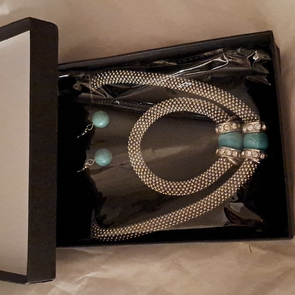 3 Piece Set Siver Toned Faux Turquoise with Crystal Accents set. - Picture 7 of 8